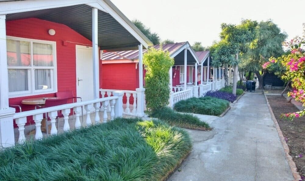 Side Altinkum Bungalow Hotel 1