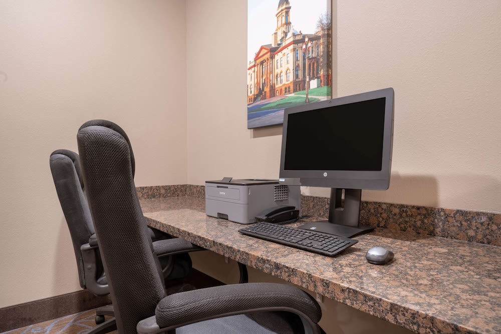 AmericInn by Wyndham Windom 1