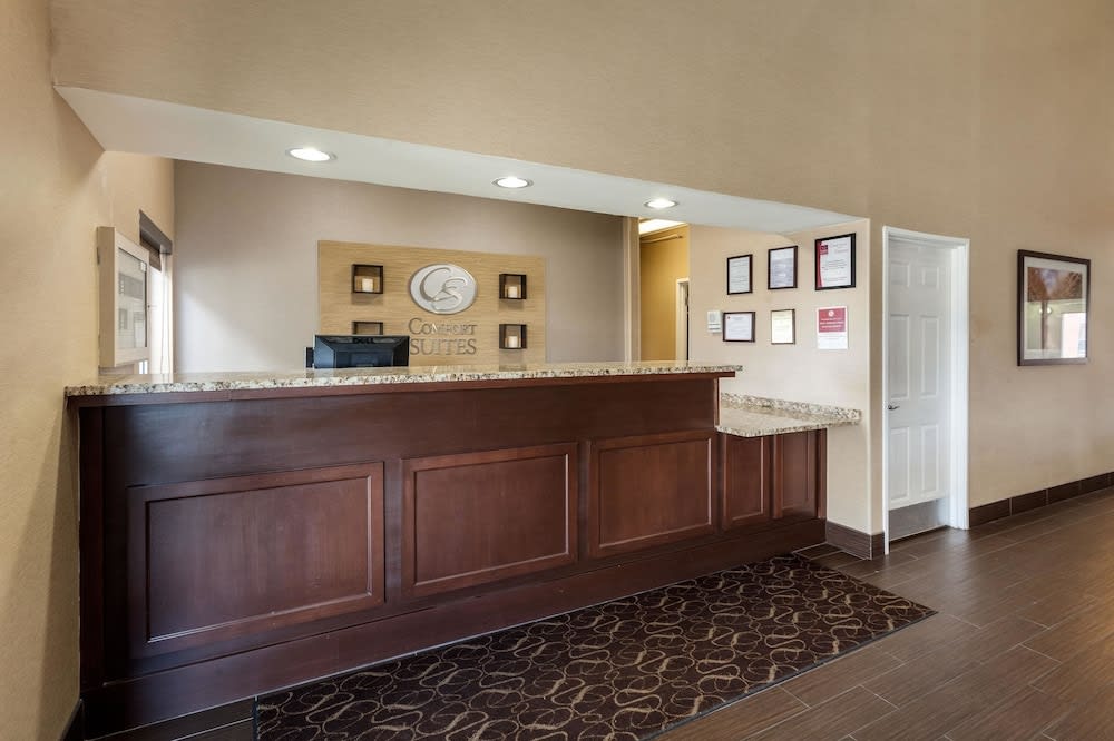 Comfort Suites Lincoln North 3