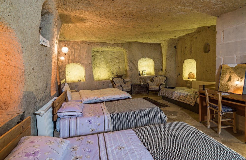 Atilla's Cave Hotel 4