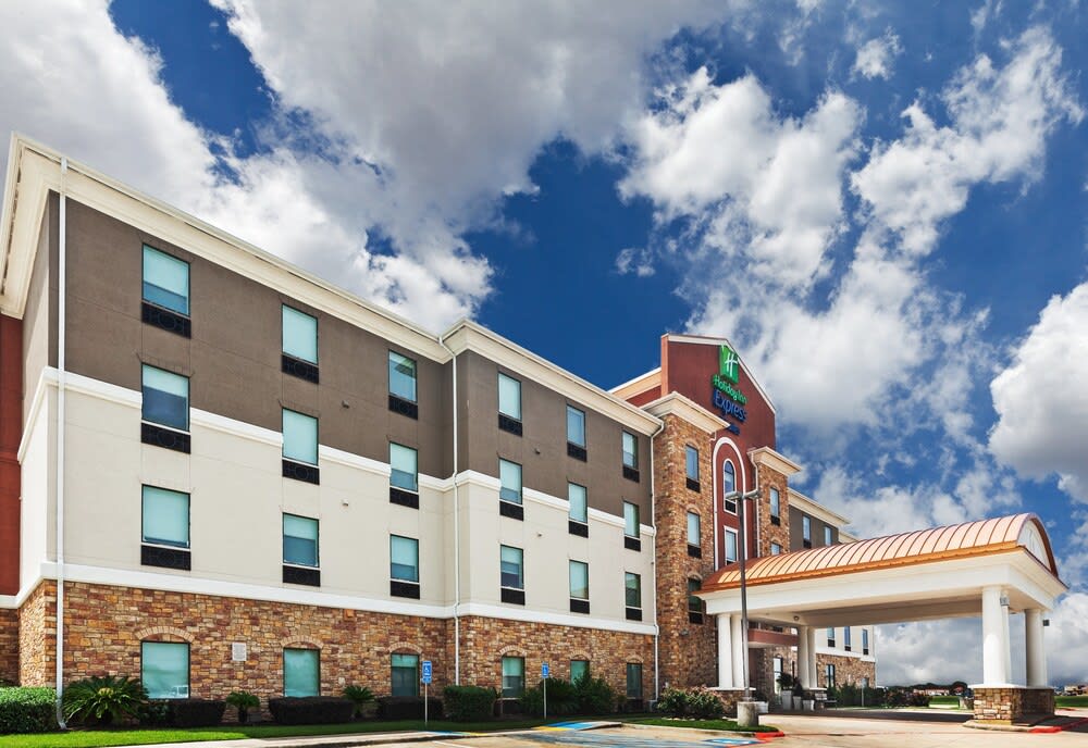 Holiday Inn Express & Suites PORT ARTHUR CENTRAL-MALL AREA by IHG 1