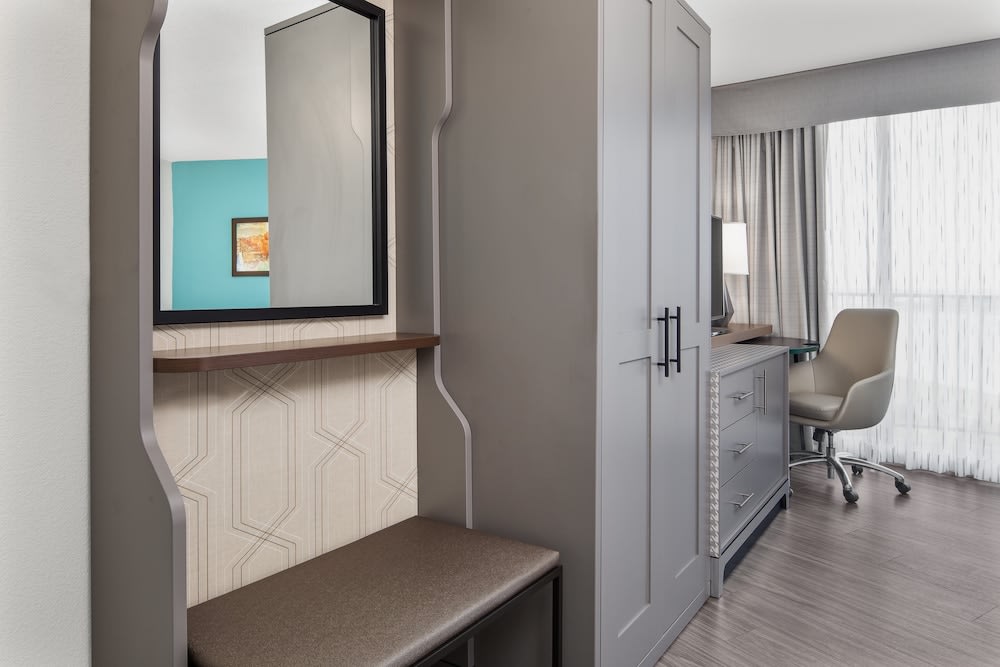 Holiday Inn CHARLESTON-RIVERVIEW by IHG 2