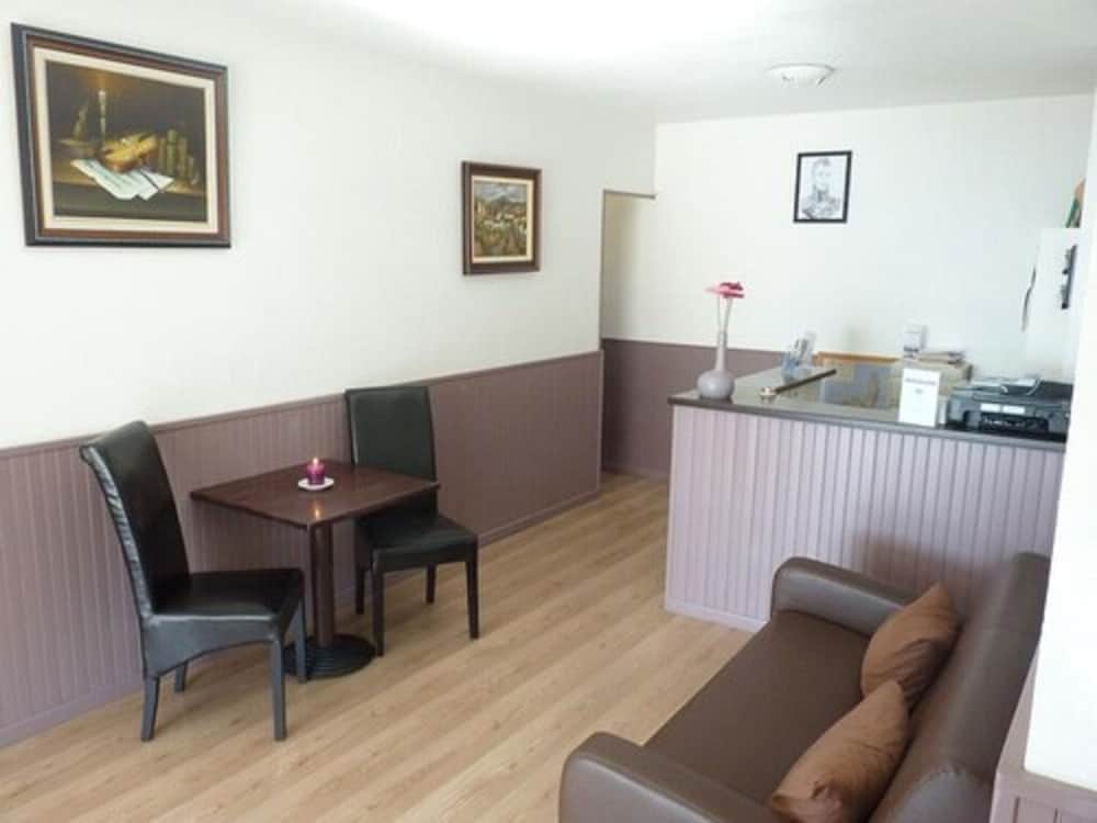 Hotel Alata 2