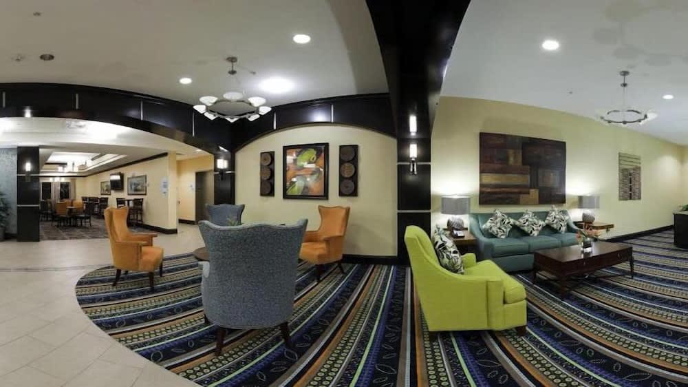 Holiday Inn Express & Suites Covington by IHG 2