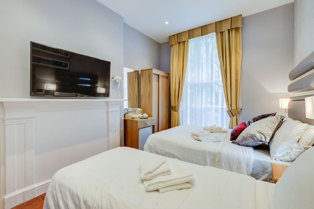 Admiral Hotel at Park Avenue 1