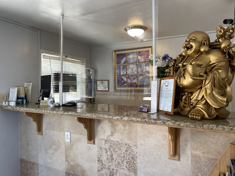 The Palomar Inn 2