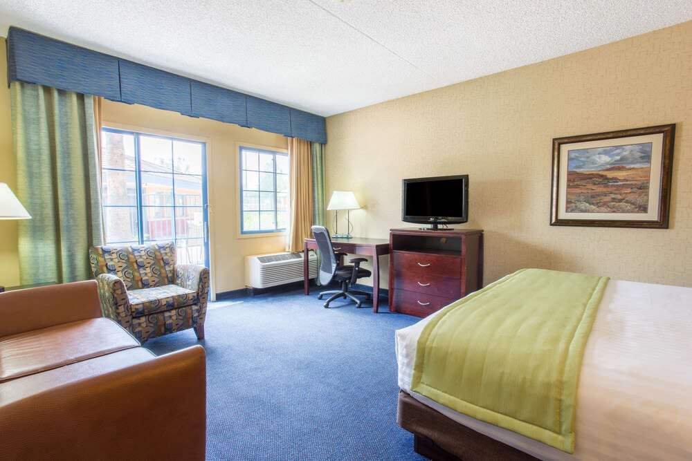 Days Inn & Suites by Wyndham Mesa Near Phoenix 4