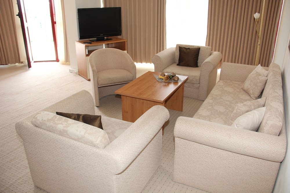 Apollo Spa Resort - Ultra All-Inclusive , Pools & Free Beach, Individual AC in Every Room 4