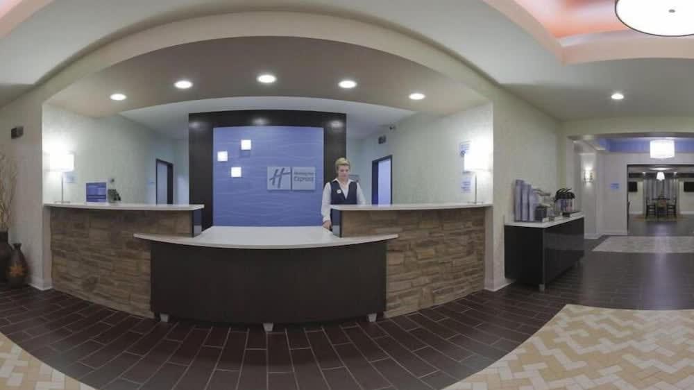 Holiday Inn Express & Suites FULTON by IHG 2