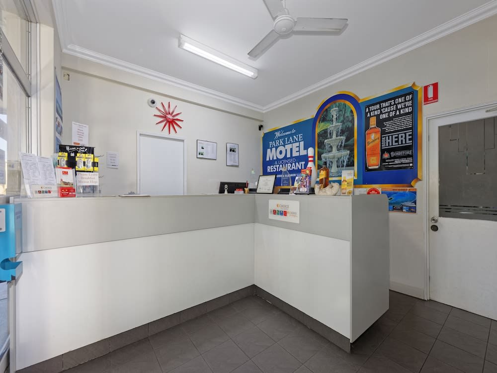 Econo Lodge Park Lane 2