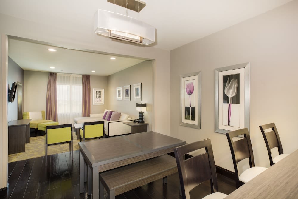 Holiday Inn Express & Suites Amarillo West by IHG 4