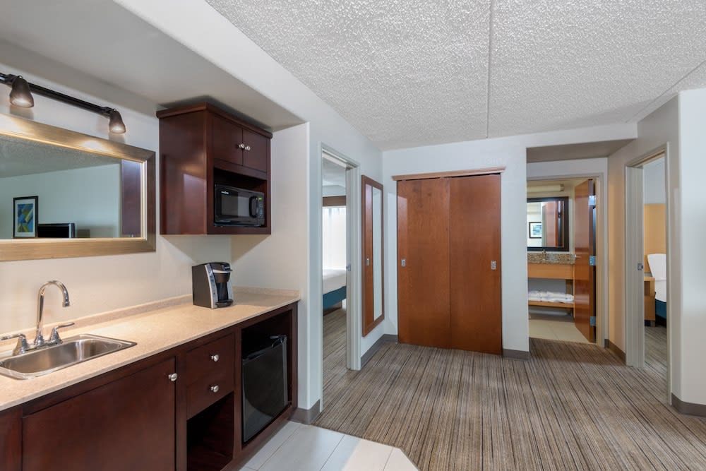 Holiday Inn Express & Suites Wheat Ridge-Denver West by IHG 3