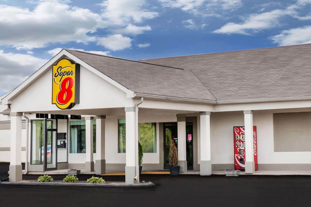 Super 8 by Wyndham Monteagle TN 1