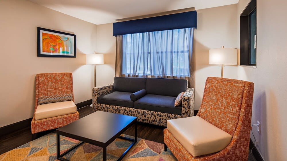 Best Western Inn & Suites 2