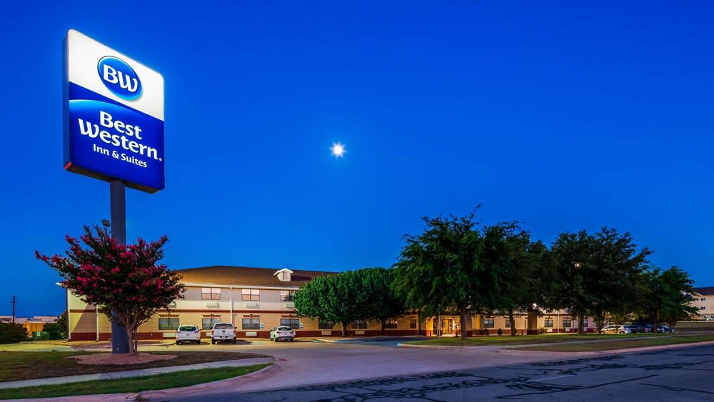 Best Western Inn & Suites 1