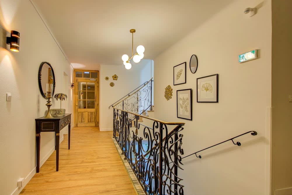 Logis Hotel Le Blason de Provence 2