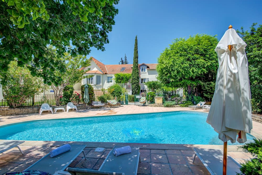 Logis Hotel Le Blason de Provence 1