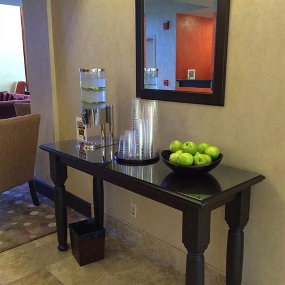 Cupertino Hotel 1