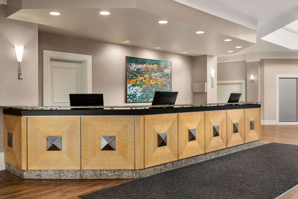 Royal Hotel Calgary, Trademark Collection by Wyndham 3