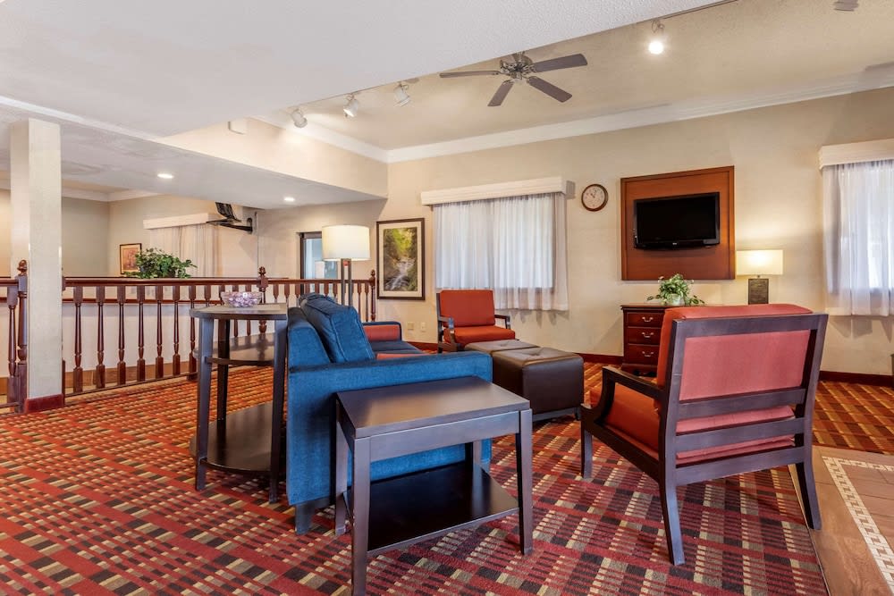 Comfort Inn & Suites Streetsboro - Kent 2