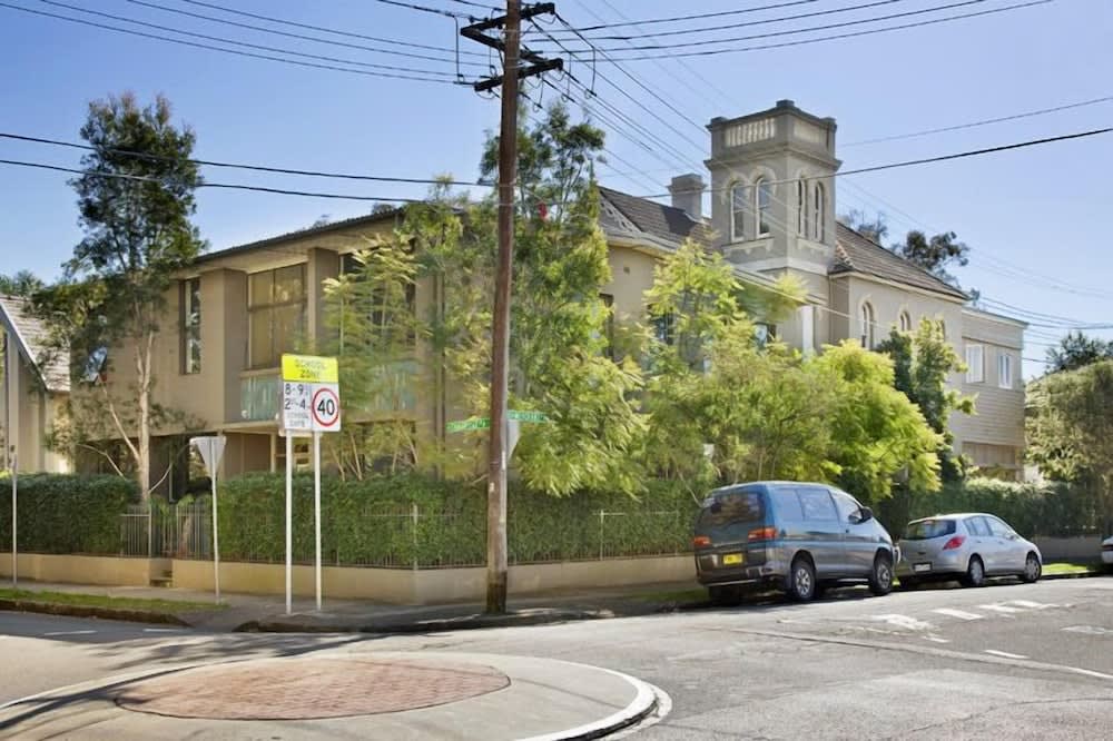 Cambridge Lodge 1