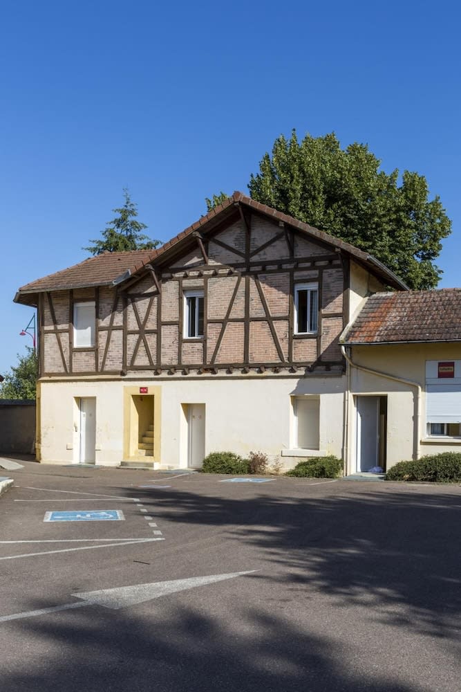 Hôtel & Résidence Avermes 1