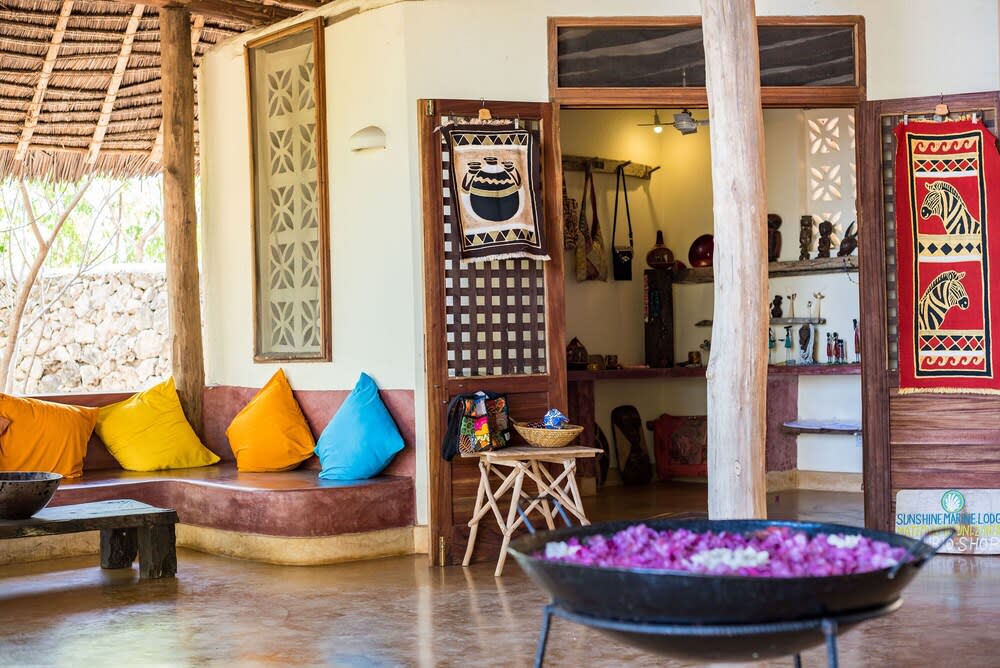 Sunshine Marine Lodge 2