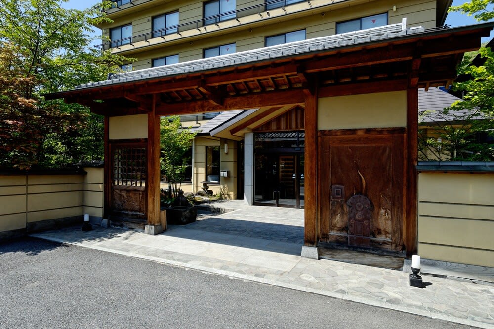 Shibu Hotel 1