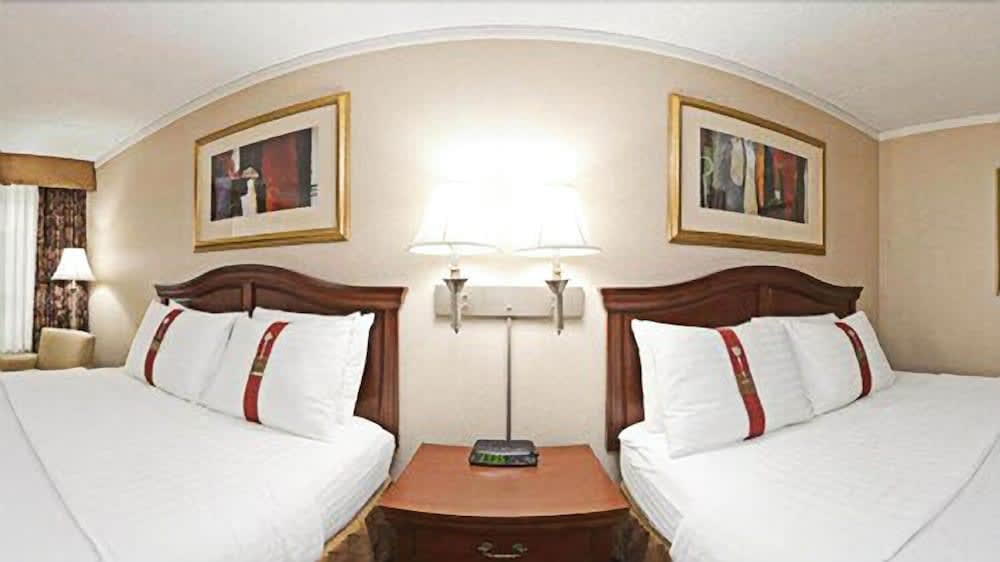 Days Inn by Wyndham Warren 5