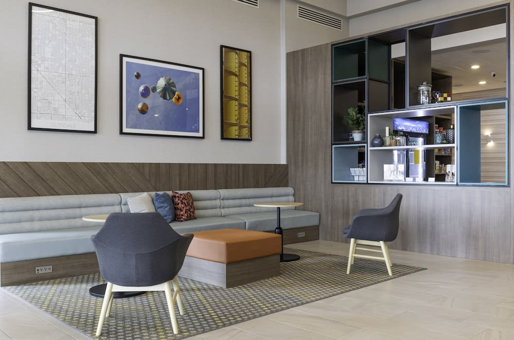 Holiday Inn GLENDALE - STADIUM & ENT DIST by IHG 2