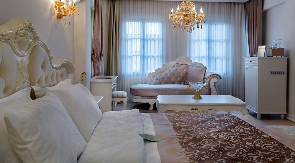 Elegance East Hotel 2