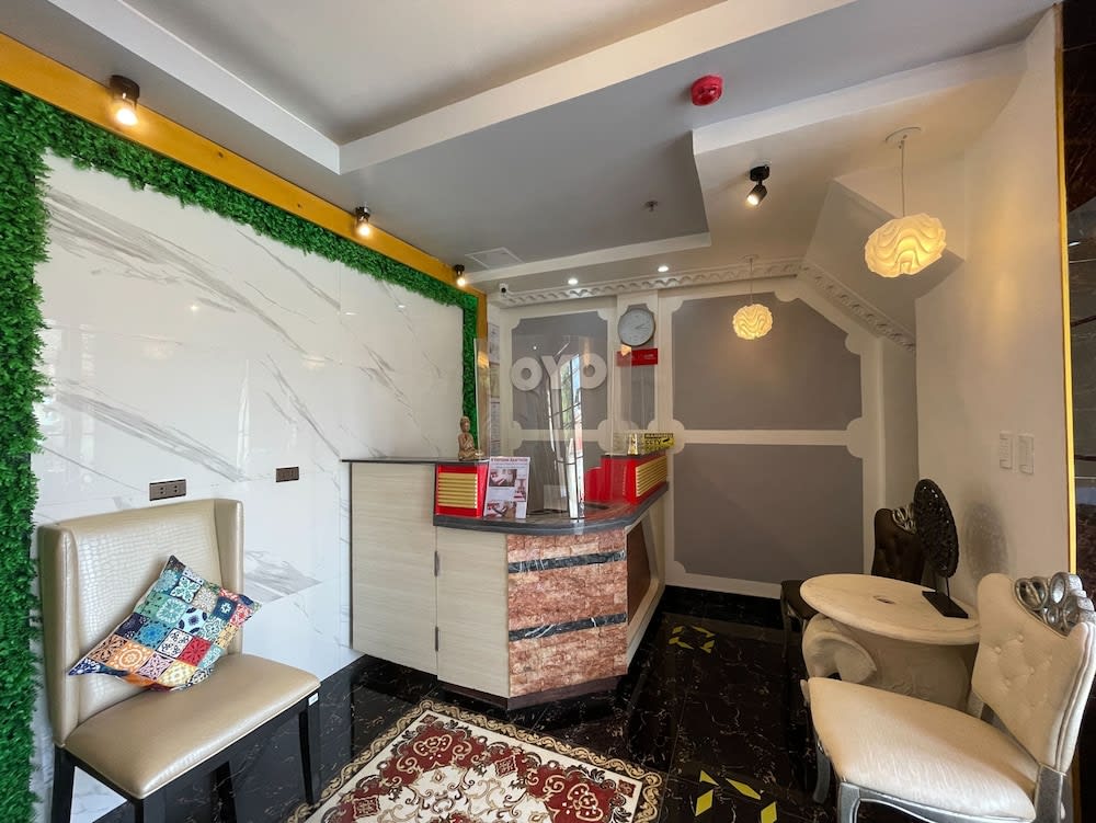 OYO 685 K Fortune Apartelle 2
