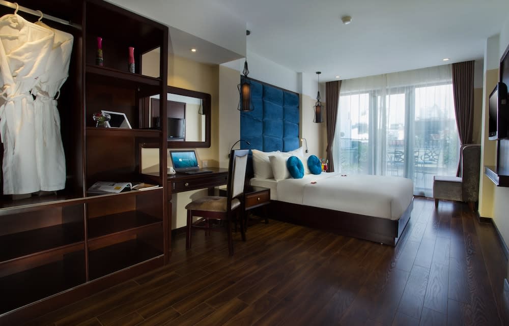 Ambassador Hanoi Hotel & Spa 1