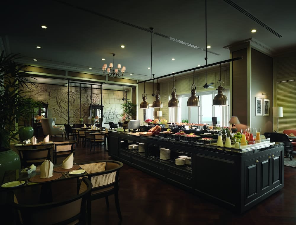 Eastern & Oriental Hotel 5