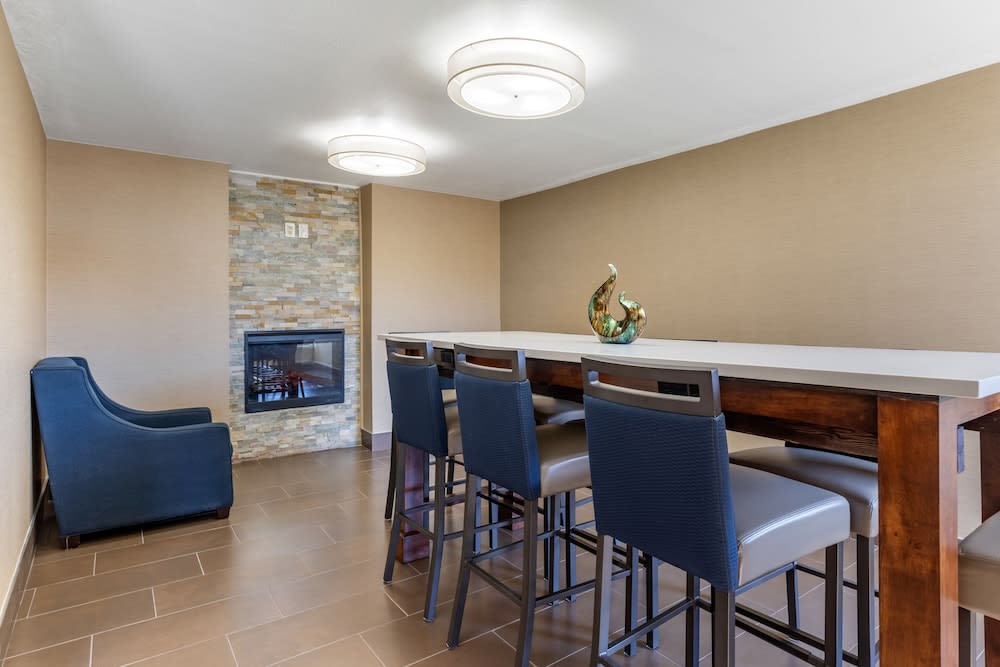 Comfort Inn University 4