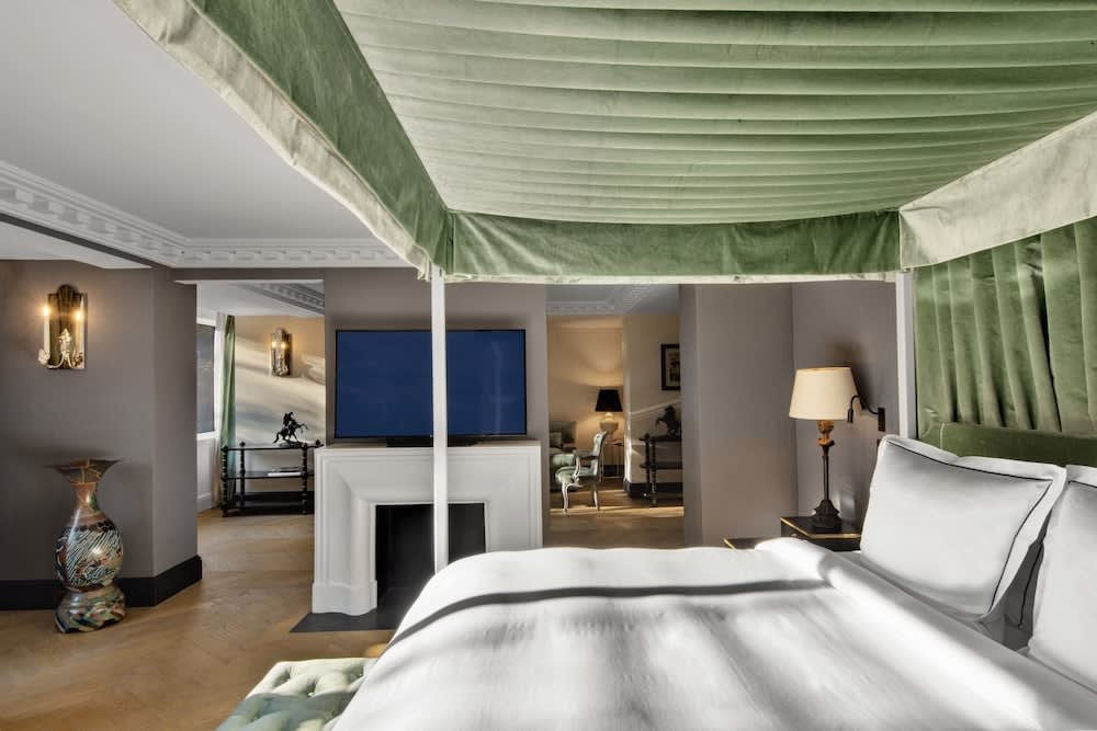 Hôtel de Berri Champs-Élysées, a Luxury Collection Hotel 5