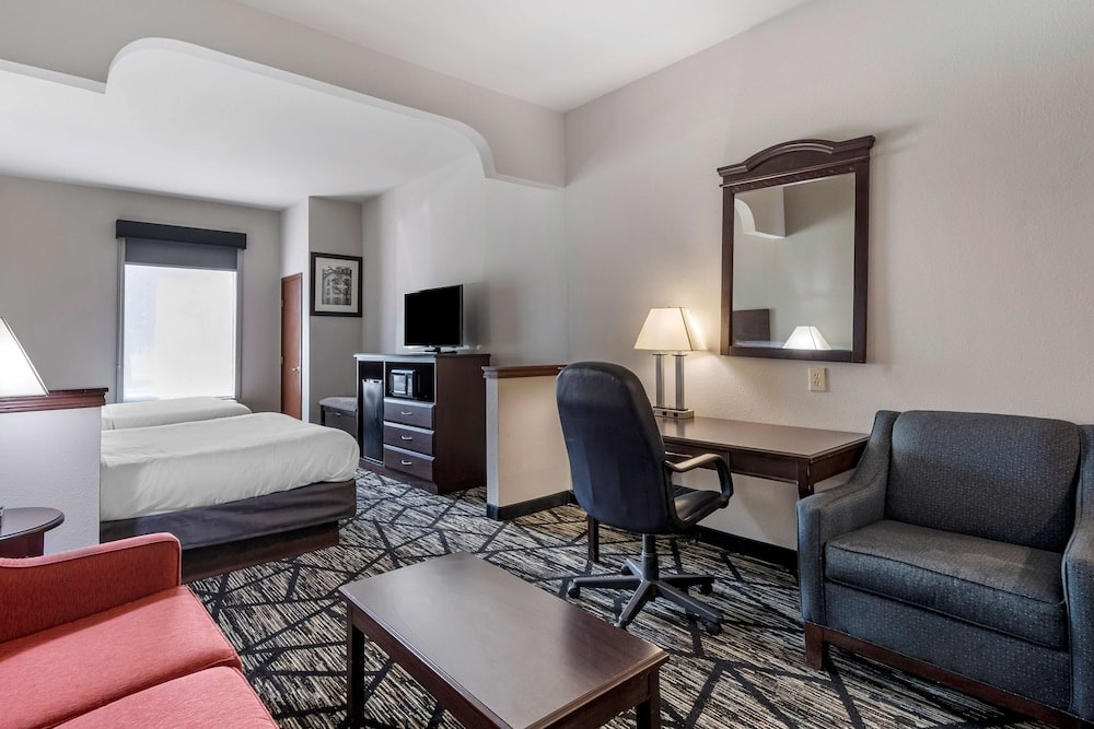 Best Western Plus McKinney Inn and Suites 4