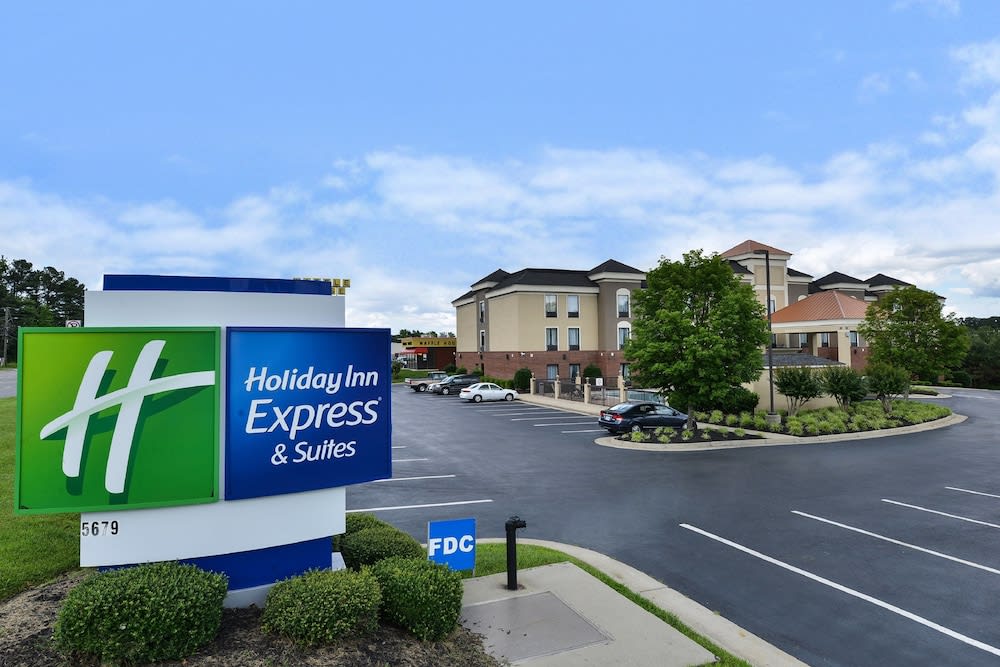 Holiday Inn Express Hotel & Suites Petersburg-Dinwiddie by IHG 1