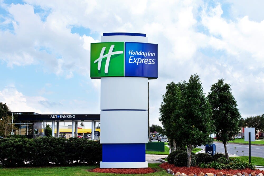 Holiday Inn Express Harvey-Marrero by IHG 1