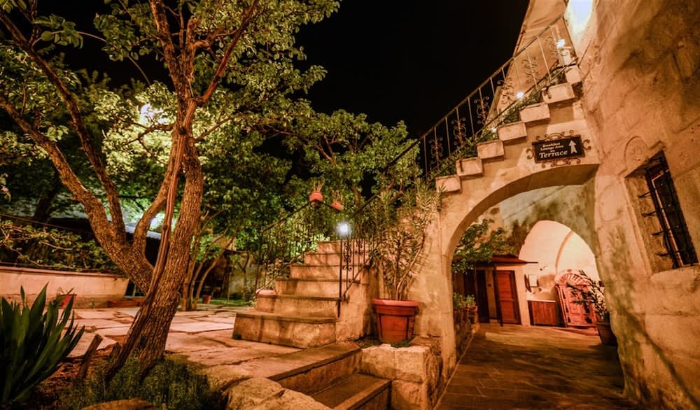 Elysee Cave House 2