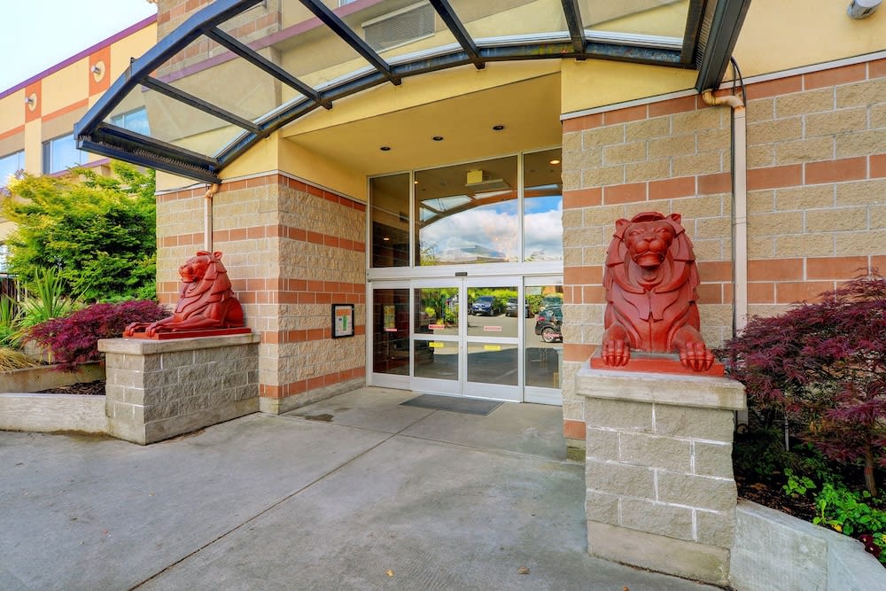 Red Lion Inn and Suites Victoria 1