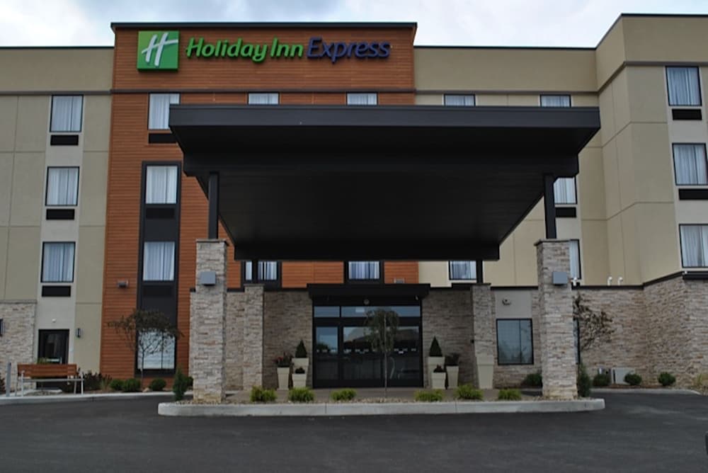 Holiday Inn Express SALEM by IHG 1