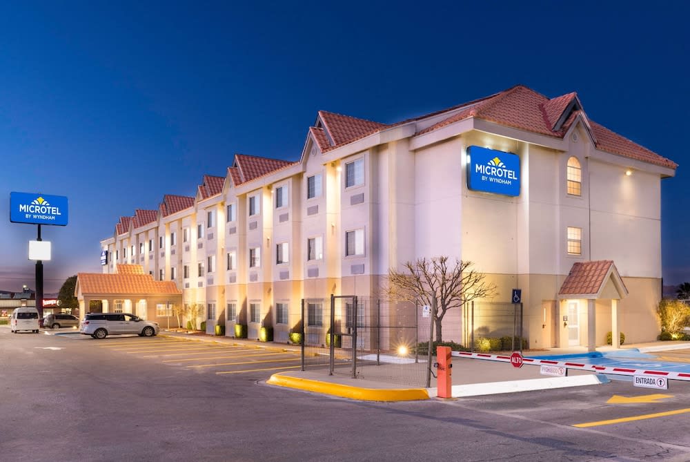 Microtel Inn & Suites by Wyndham Chihuahua 1