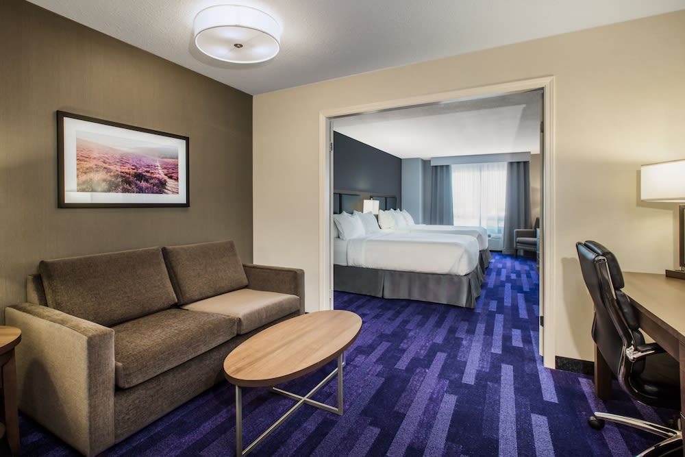 Holiday Inn & Suites GRANDE PRAIRIE-CONFERENCE CTR by IHG 2
