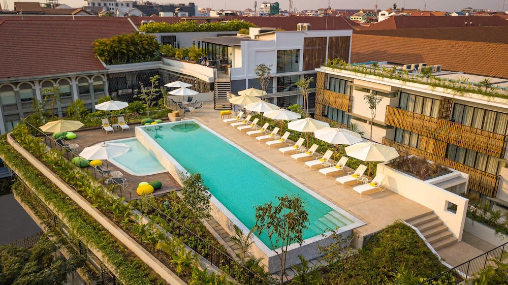 The Aviary Hotel 1