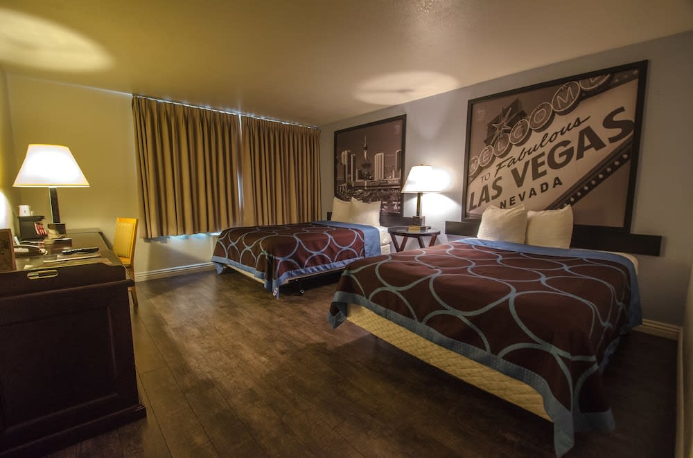Super 8 by Wyndham Las Vegas North Strip/Fremont St. Area 5