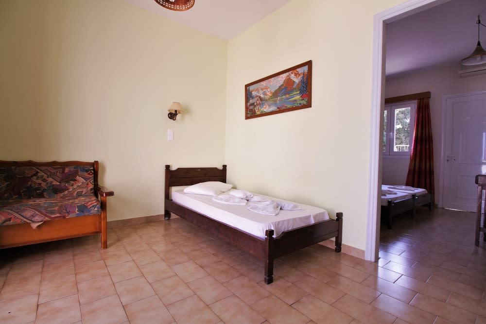 Ampavris Family Apartments 5