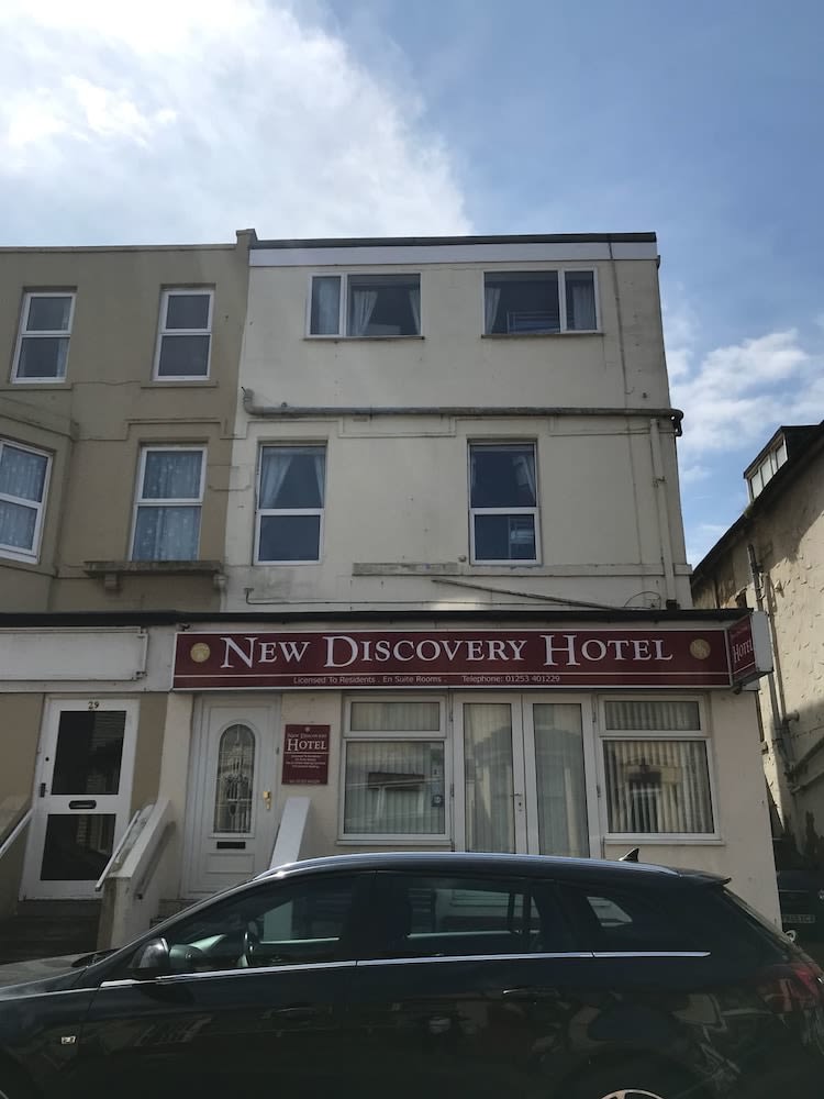 MyRoomz New Discovery Hotel 1