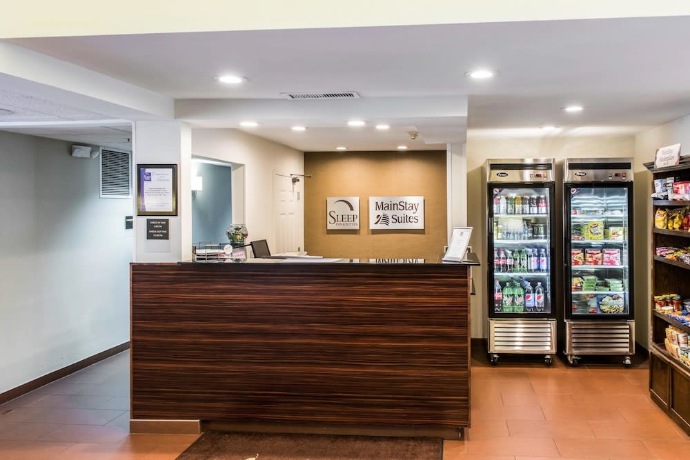 Sleep Inn & Suites Pittsburgh Airport 2