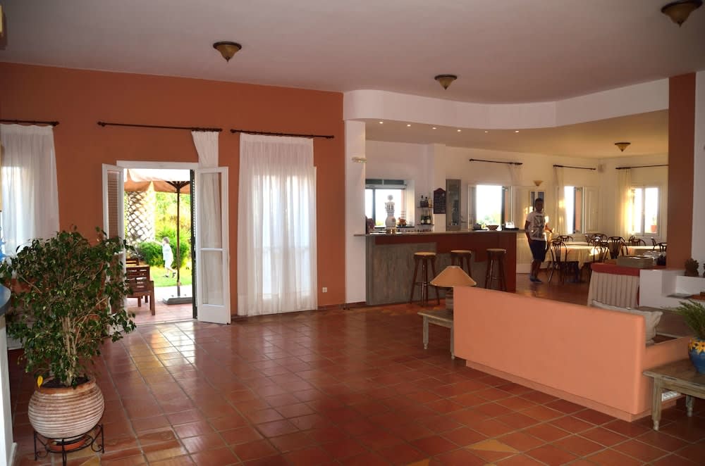 Mounda Beach Hotel 2